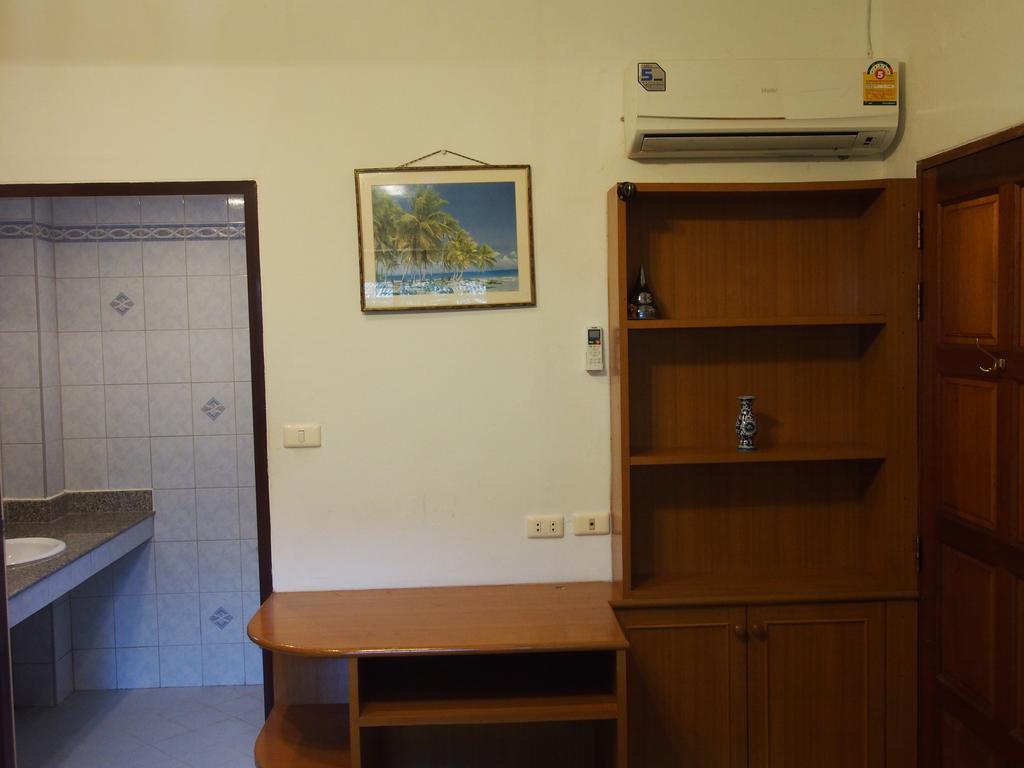 Waree'S Guesthouse Kata-stranden Eksteriør bilde