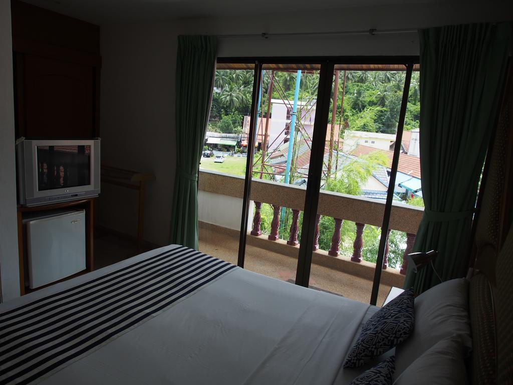 Waree'S Guesthouse Kata-stranden Eksteriør bilde