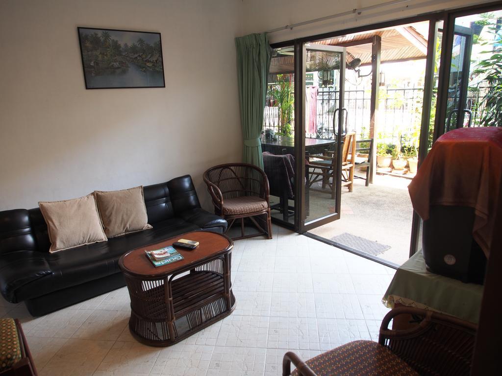 Waree'S Guesthouse Kata-stranden Eksteriør bilde