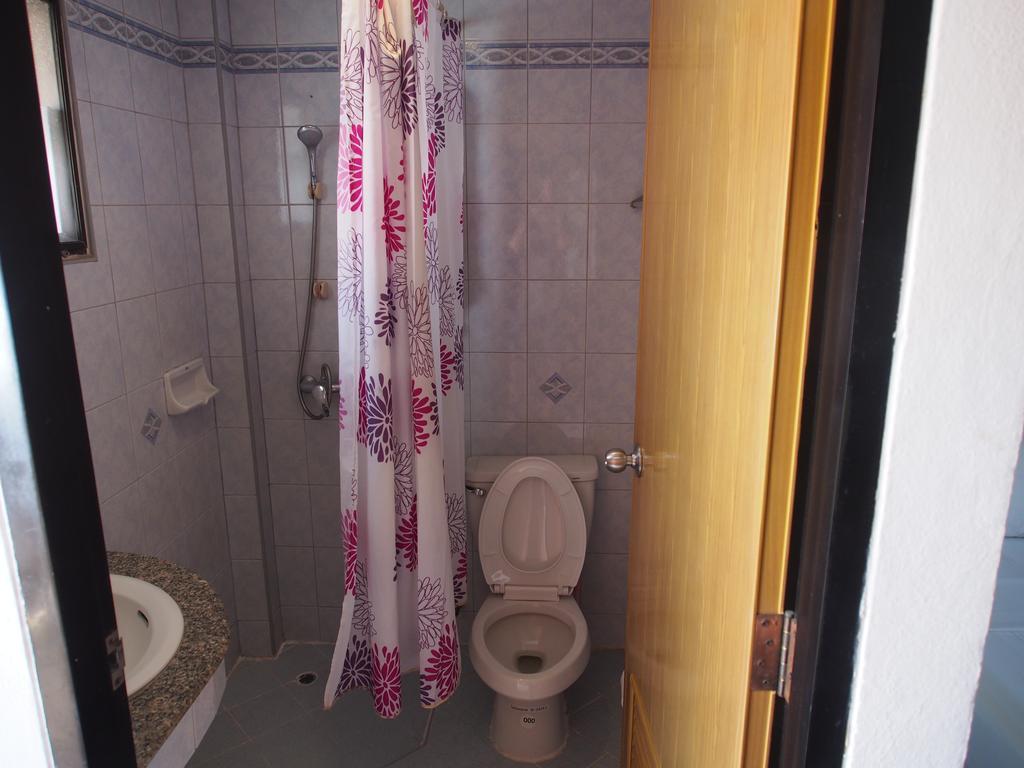 Waree'S Guesthouse Kata-stranden Eksteriør bilde