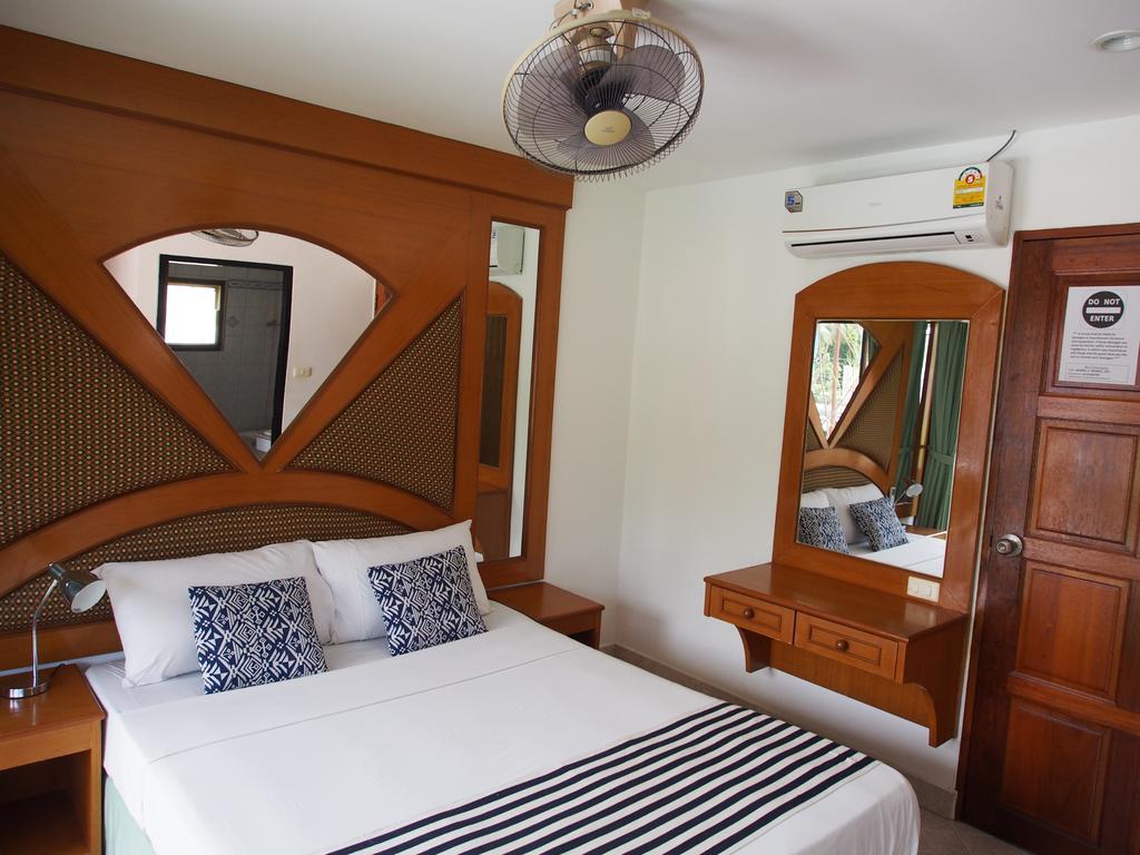 Waree'S Guesthouse Kata-stranden Eksteriør bilde